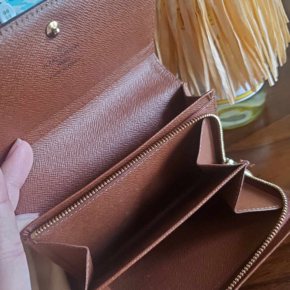 🤩SOLD🤩Authentic guaranteed Louis Vuitton wallet - Picture 2 of 7
